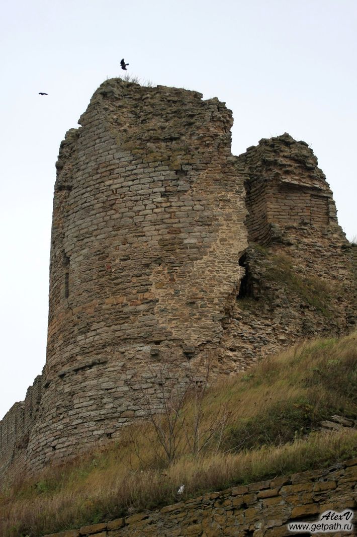 Ивангородская крепость. Разрушенная башня.